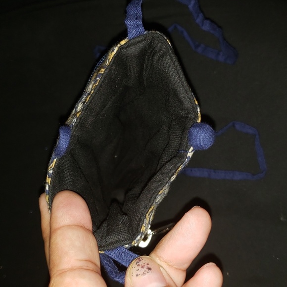 NWOT- Crossbody Cotton Purse/ Cell Phone Bag. 2 Zippers. Stadium Size. - Picture 2 of 6